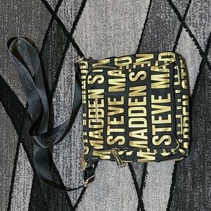 STEVE MADDEN METALLIC GOLD & BLACK LOGO SHOULDER- CROSSBODY BAG PURSE